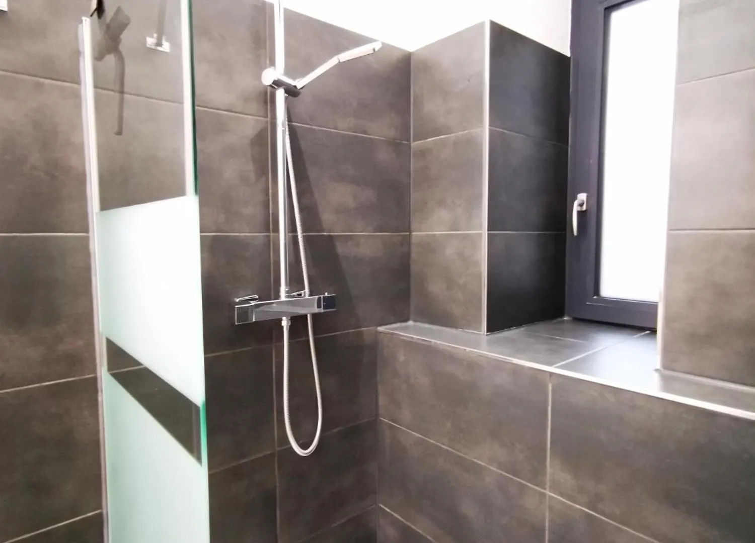 Conrad-B By Rockchair Apartments L Superhost Status L Super Flat, 3 Bedrooms 2 Bathrooms Welcomes You! Berlin 0*,